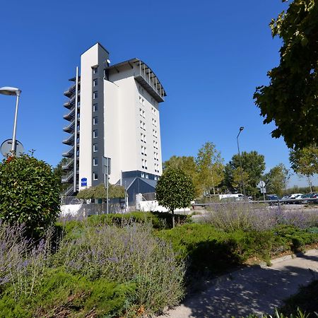 Kyriad Hotel Lyon Givors Bagian luar foto