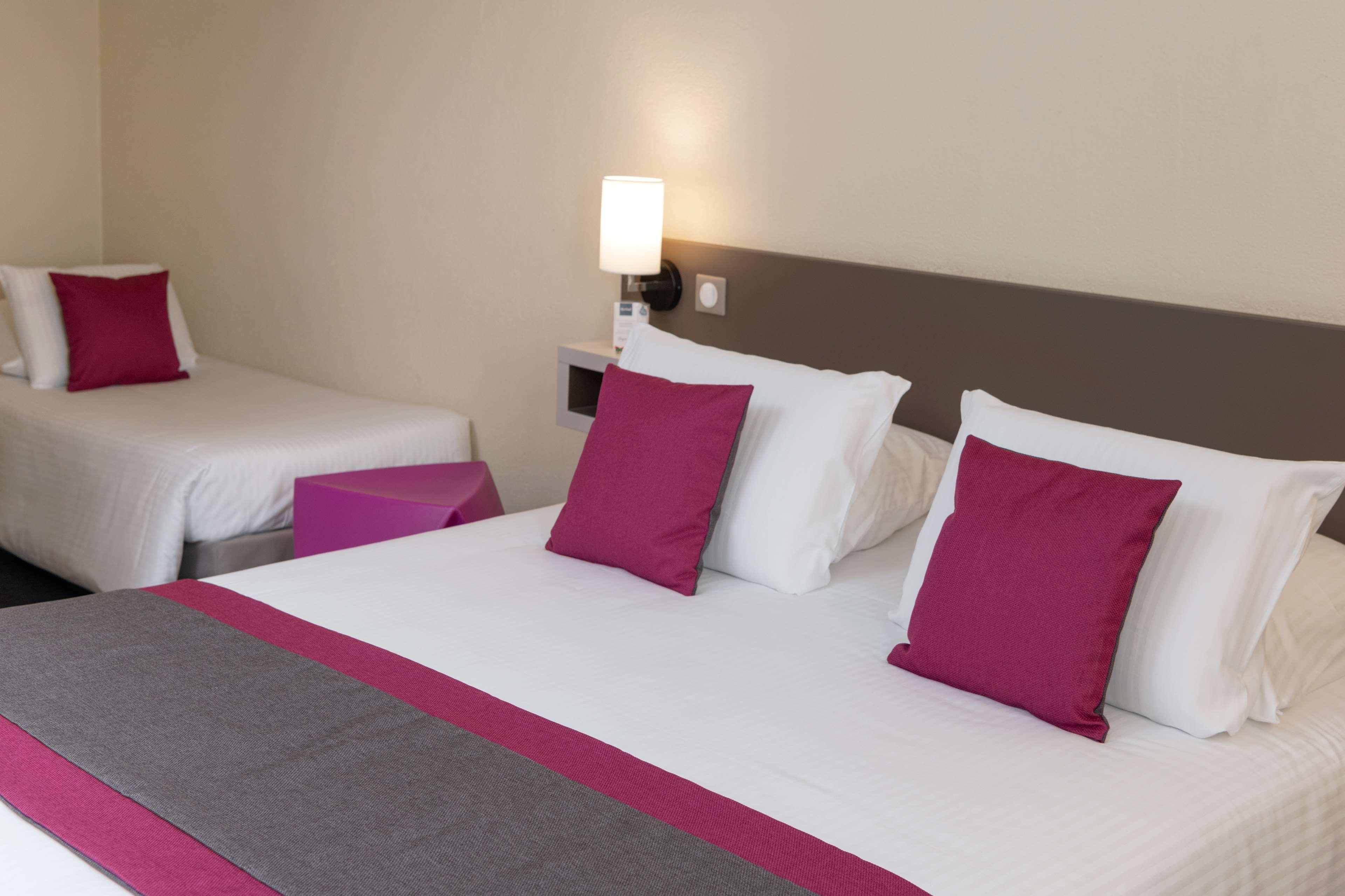 Kyriad Hotel Lyon Givors Bagian luar foto