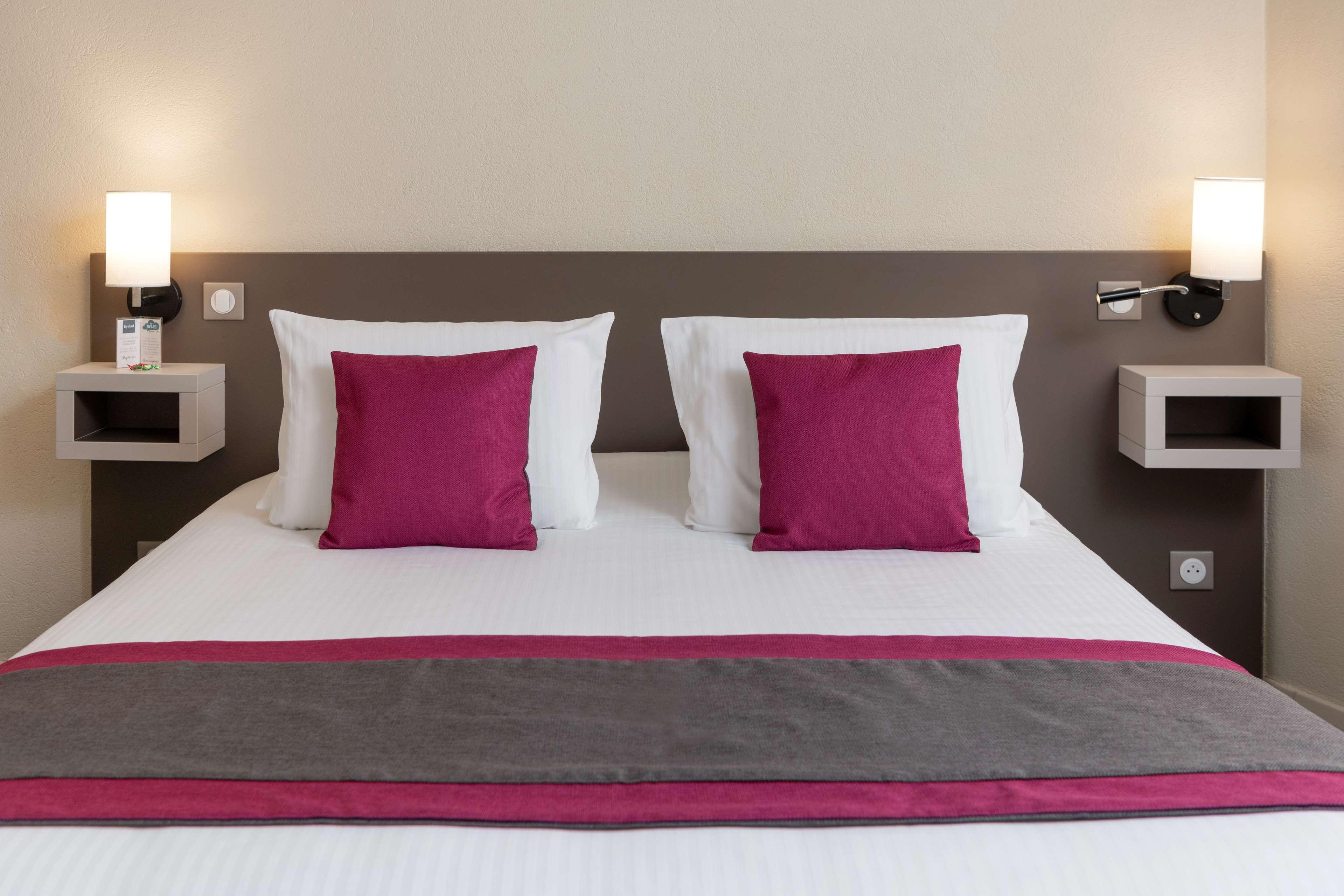 Kyriad Hotel Lyon Givors Bagian luar foto