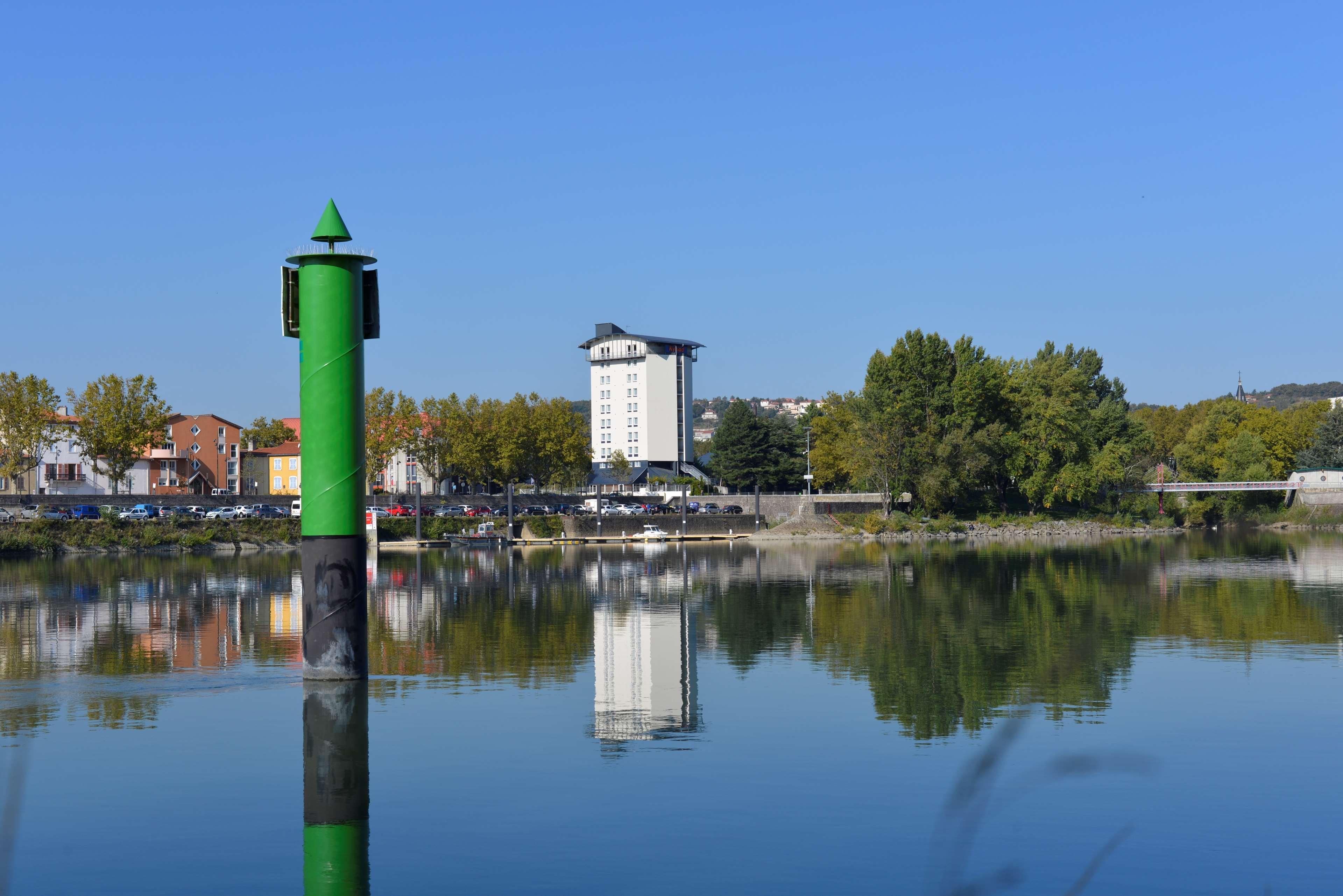 Kyriad Hotel Lyon Givors Bagian luar foto