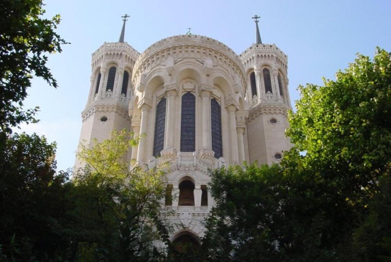 Kyriad Hotel Lyon Givors Bagian luar foto
